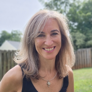 77a192c5a986-Lora_Lyons_Headshot